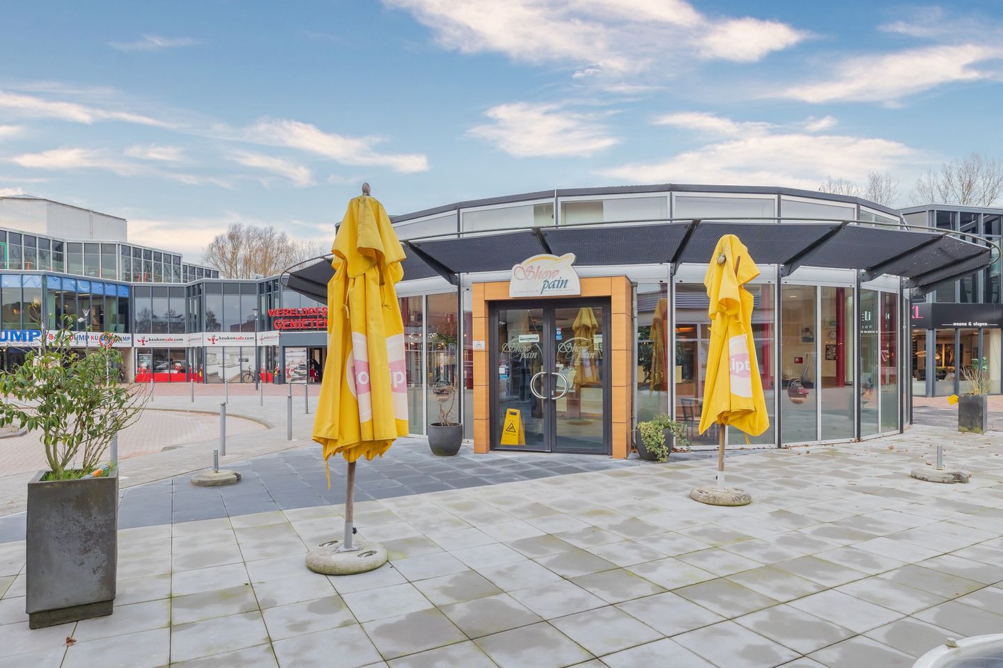 Bekijk foto 2 van Meubelplein 13