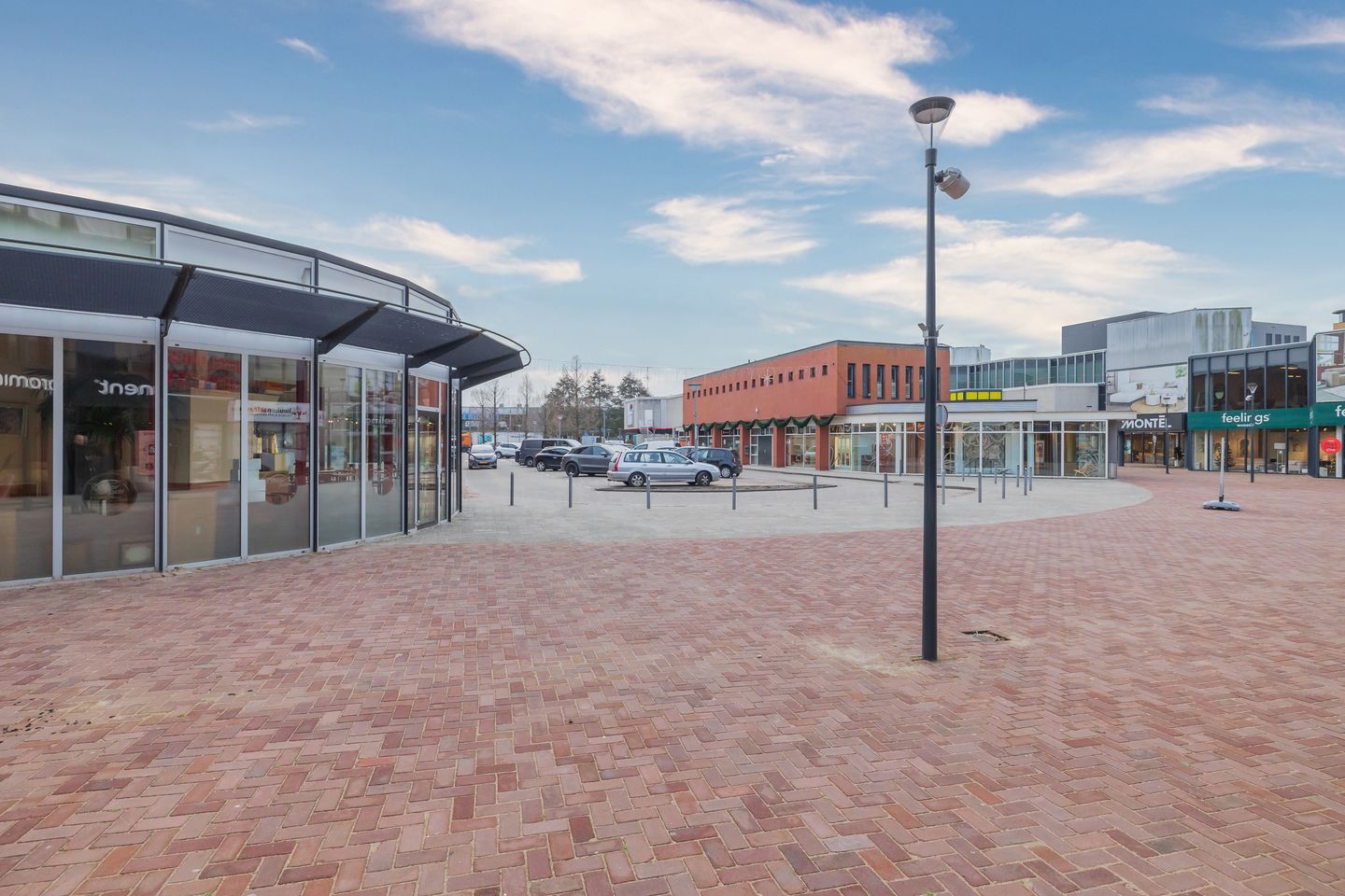 Bekijk foto 4 van Meubelplein 13