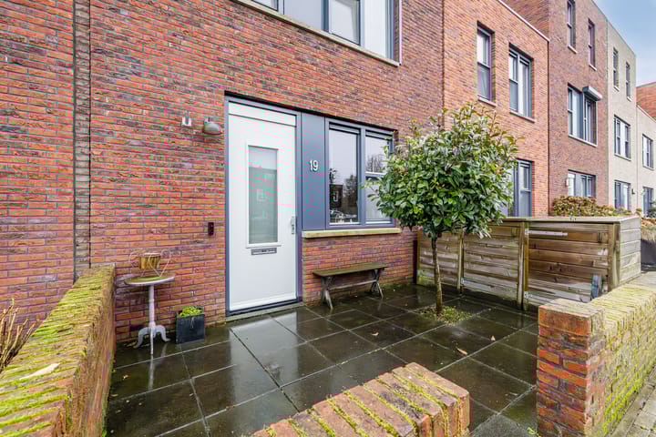 Photo 7 of Eikepage 19