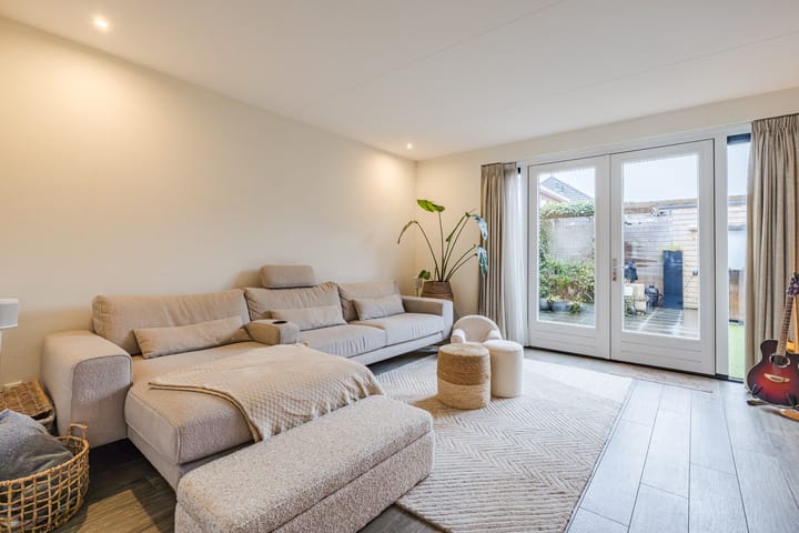 Photo 14 of Eikepage 19