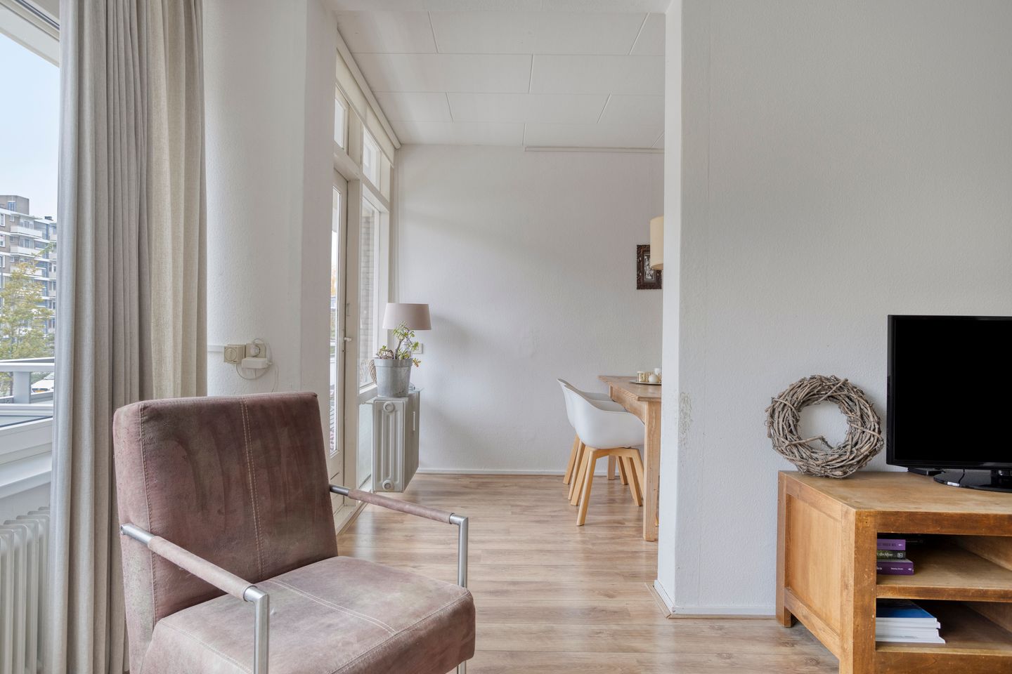 Photo 4 of Van der Helmstraat 404