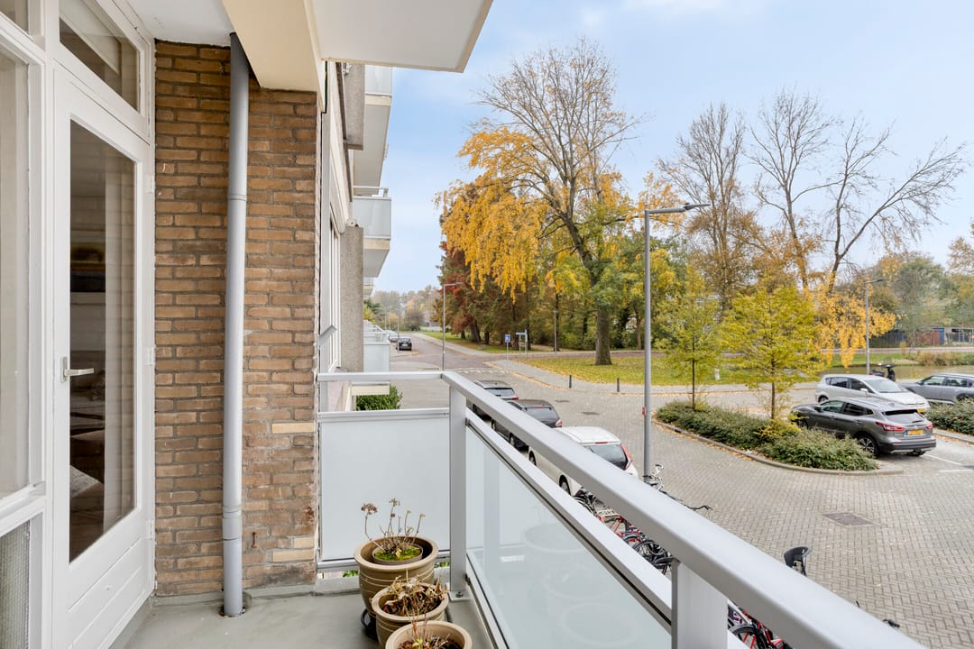 Photo 8 of Van der Helmstraat 404