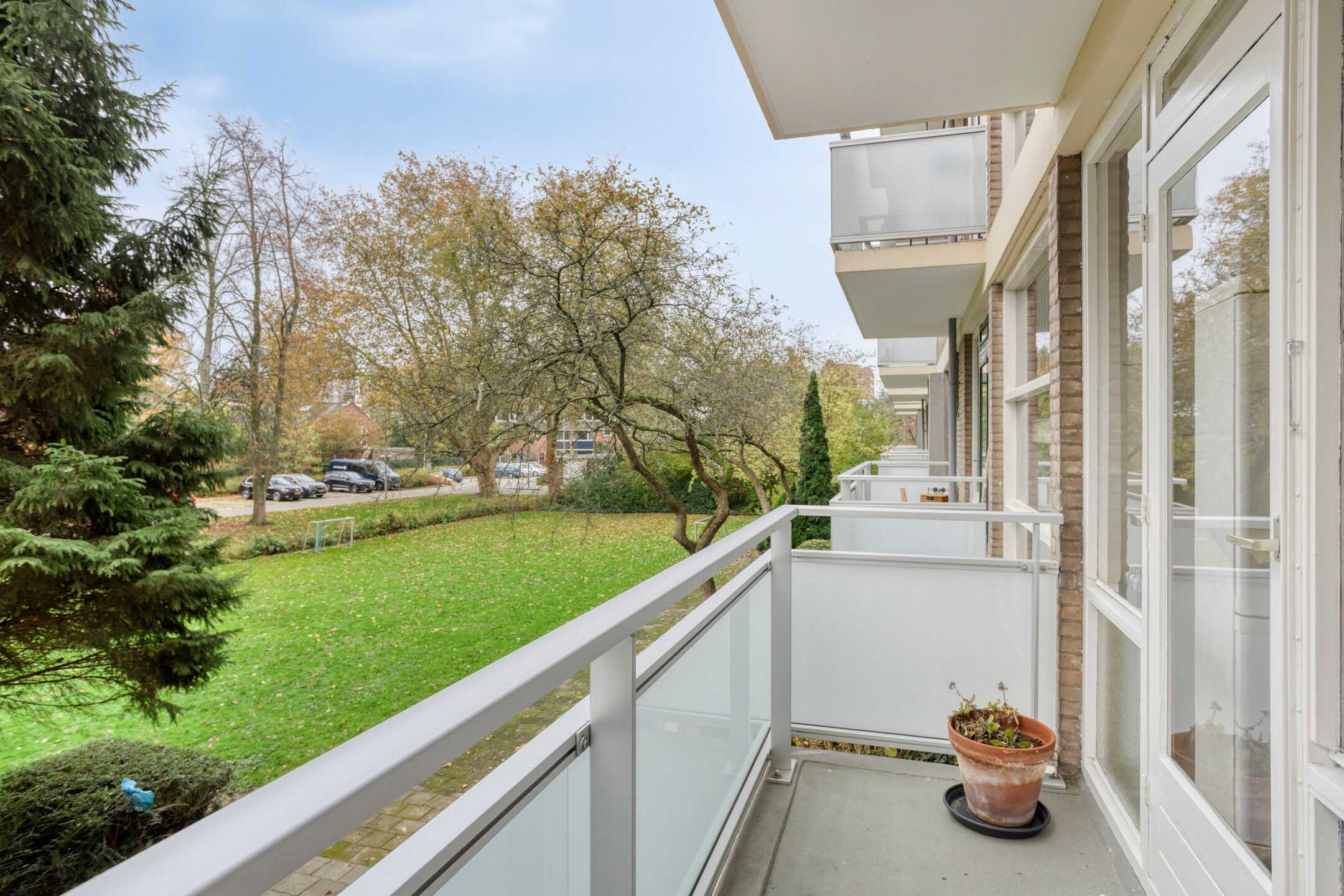 Photo 9 of Van der Helmstraat 404