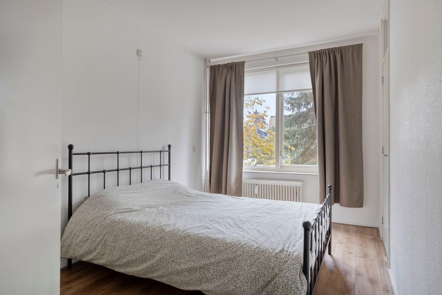 Photo 10 of Van der Helmstraat 404