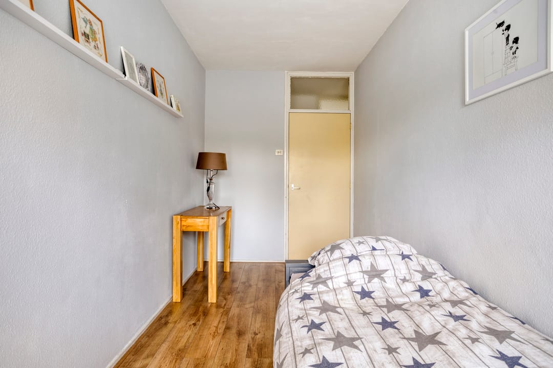 Photo 13 of Van der Helmstraat 404