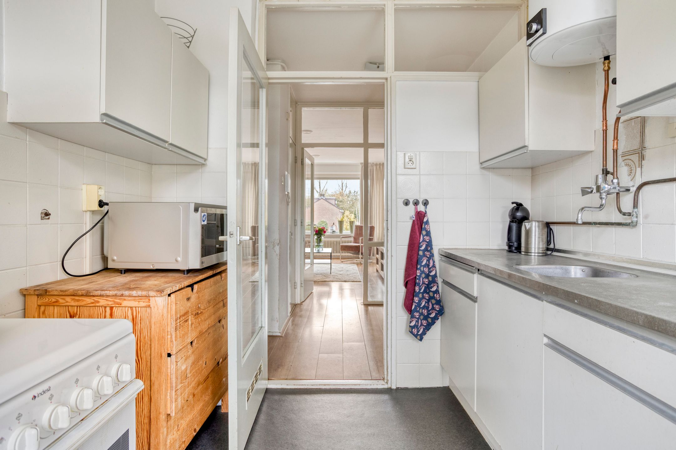 Photo 15 of Van der Helmstraat 404