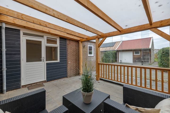 Photo 2 of Uiterdijkenweg 7-C