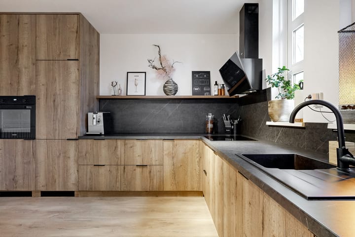 Photo 4 of Paardebloem 105