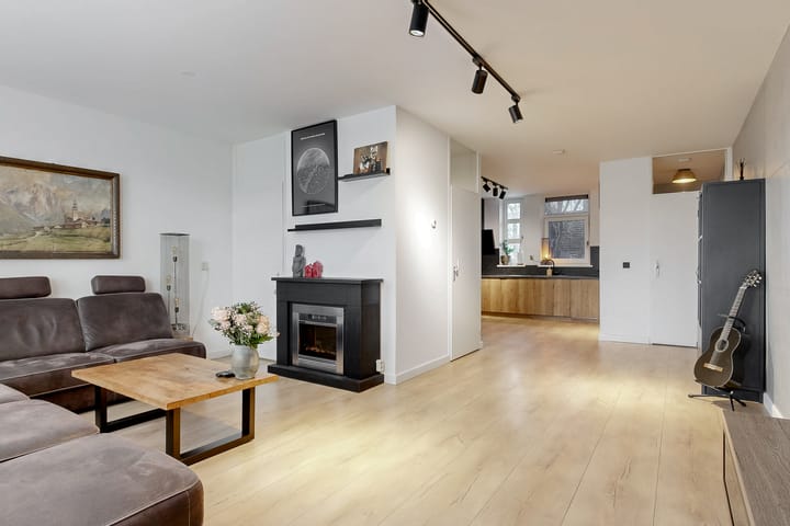 Photo 5 of Paardebloem 105