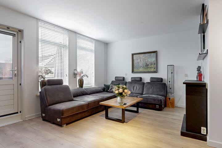 Photo 6 of Paardebloem 105