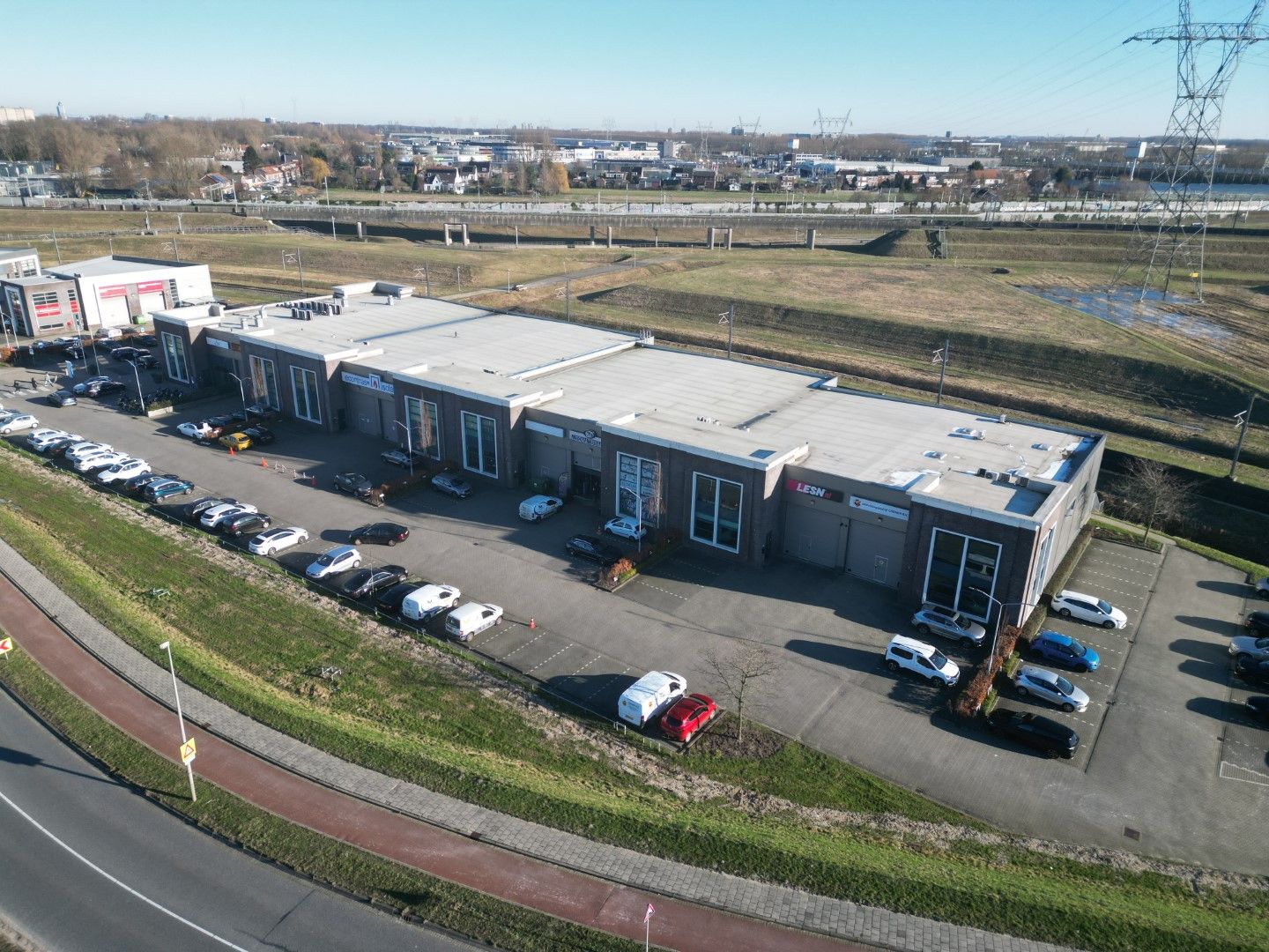 Bekijk foto 1 van Zwaalweg 7