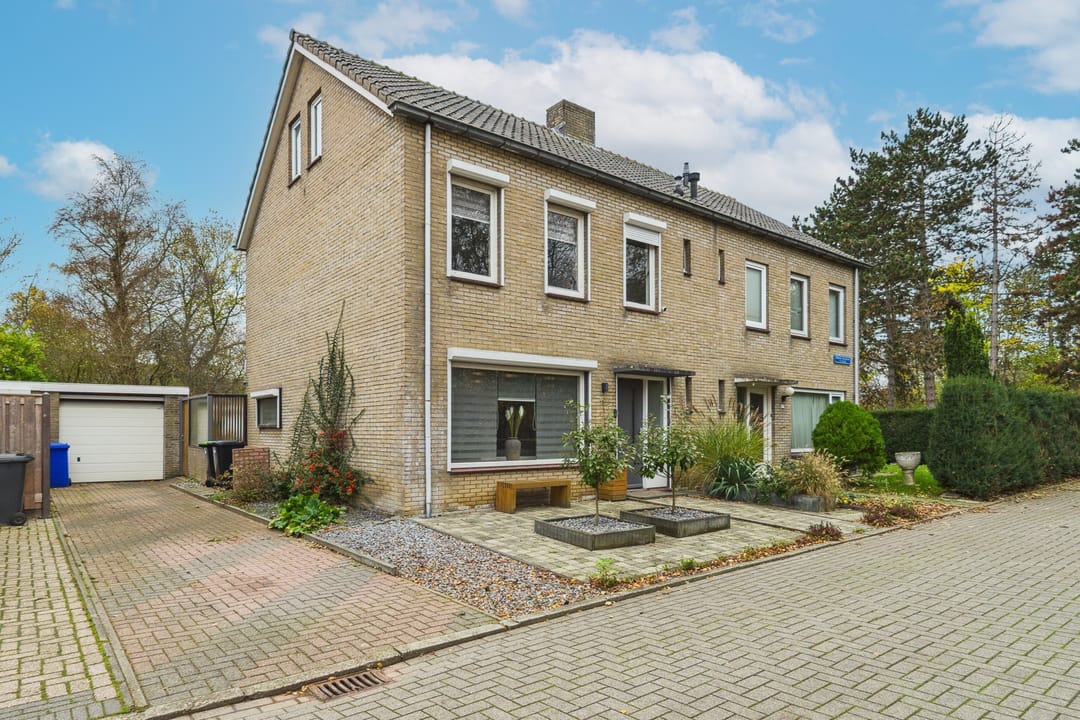 Photo 1 of Madame Curiestraat 19