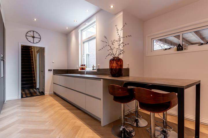 Photo 19 of Dokter Holtropstraat 93