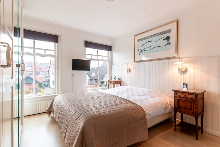 Photo 23 of Dokter Holtropstraat 93