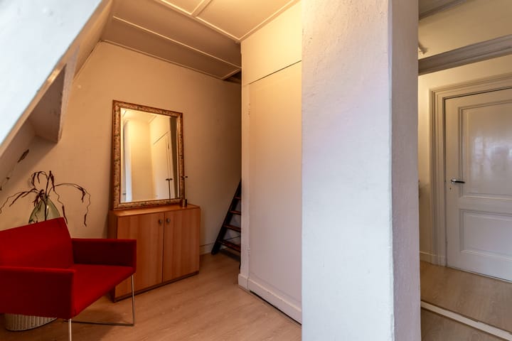 Photo 26 of Dokter Holtropstraat 93