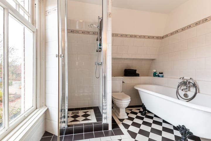 Photo 32 of Dokter Holtropstraat 93