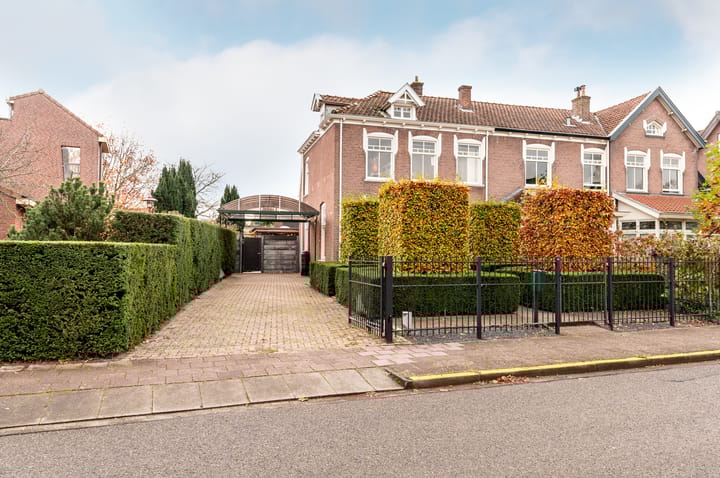 Photo 51 of Dokter Holtropstraat 93