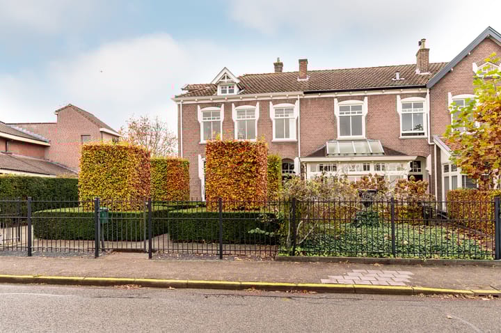 Photo 54 of Dokter Holtropstraat 93