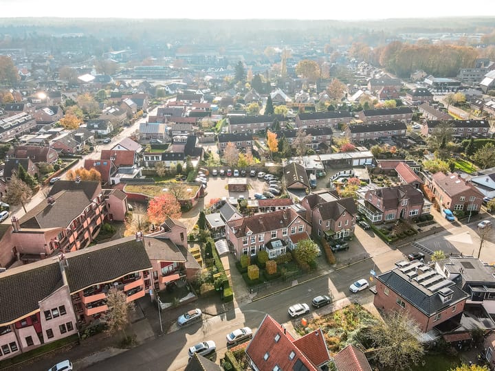 Photo 60 of Dokter Holtropstraat 93