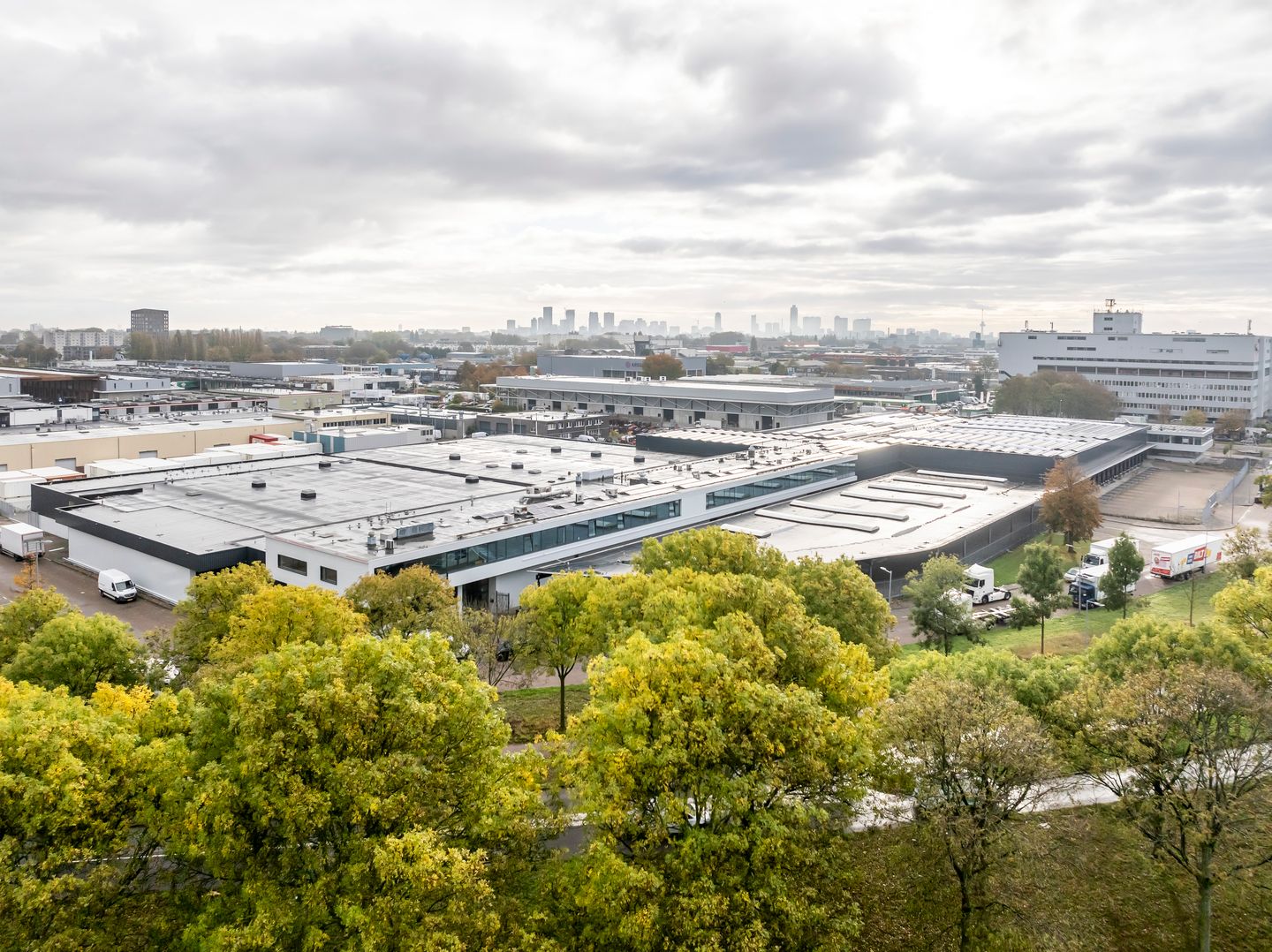 Bekijk foto 3 van Schuttevaerweg 22-24