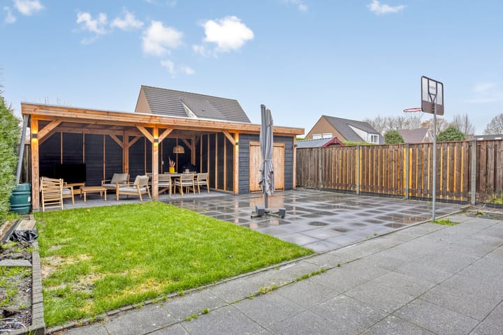 Foto 28 van Bernhardstraat 67