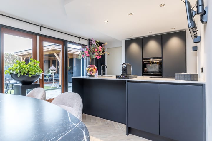 Photo 3 of Groenling 8