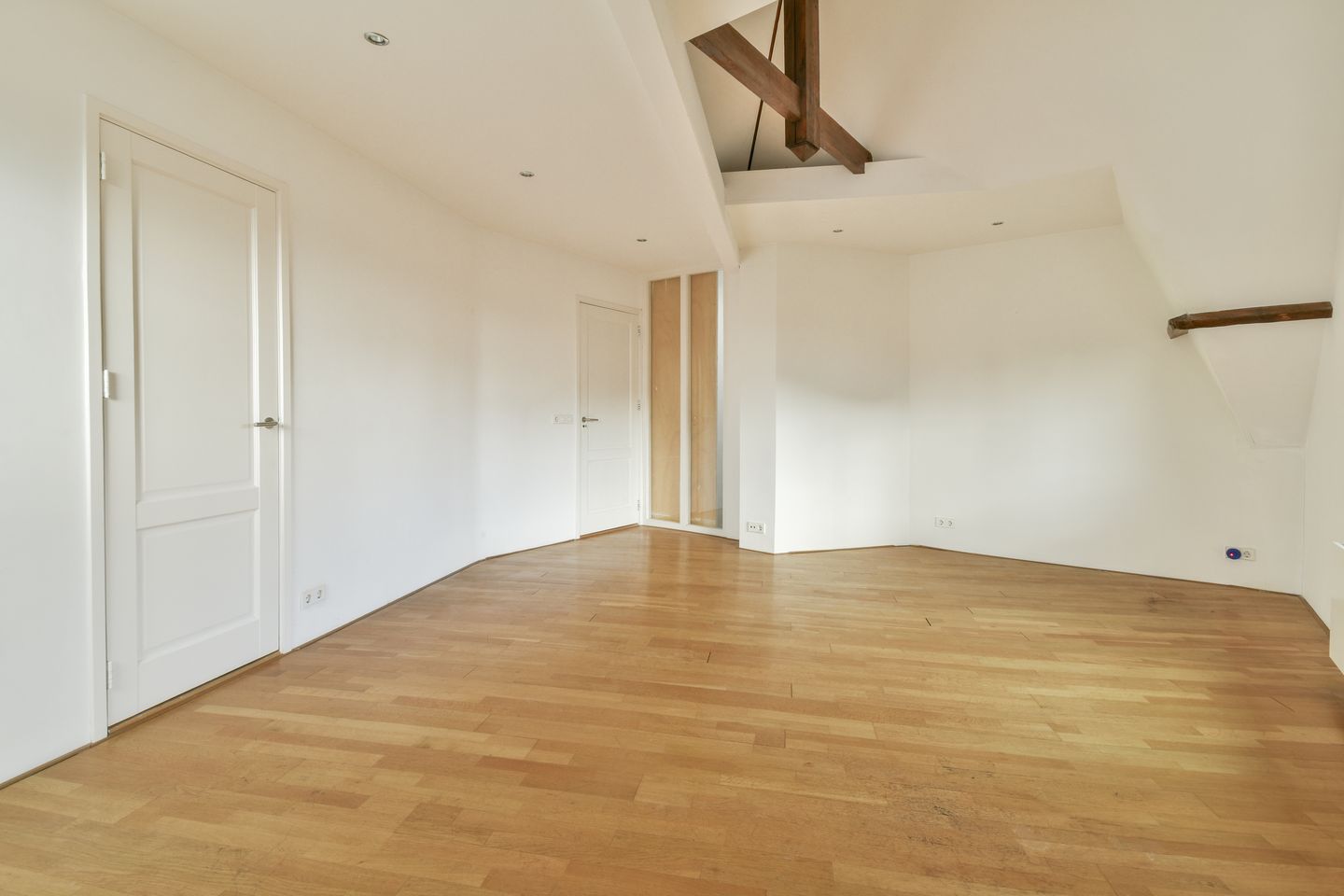 Photo 19 of Koninginneweg 30