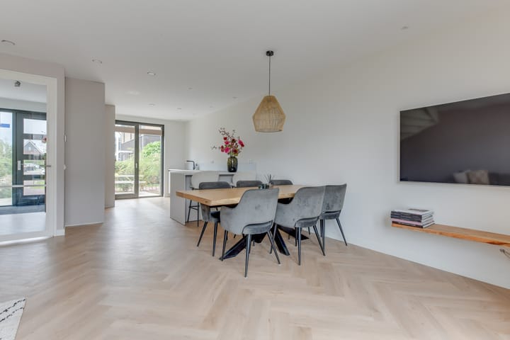 Photo 11 of Nieuwelaan 1-D