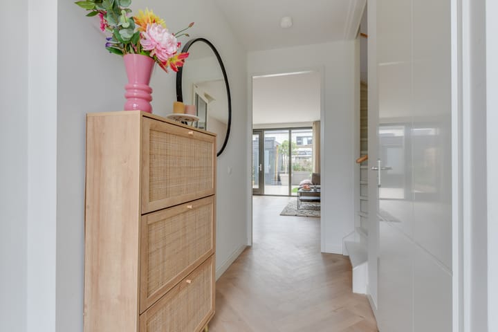 Photo 17 of Nieuwelaan 1-D