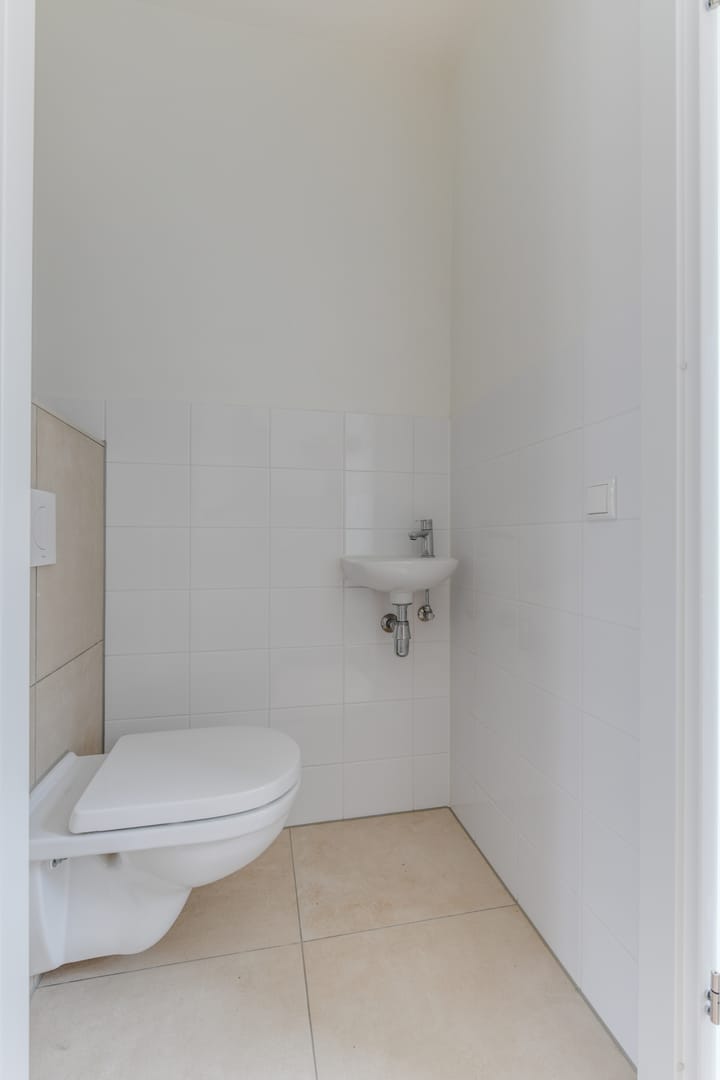 Photo 18 of Nieuwelaan 1-D