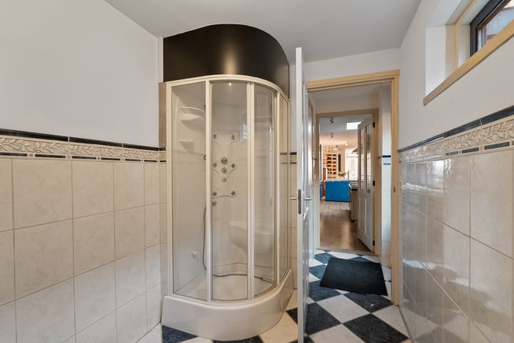 Photo 6 of Weststraat 105