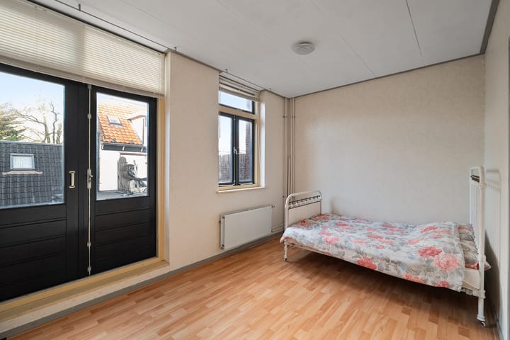 Photo 14 of Weststraat 105