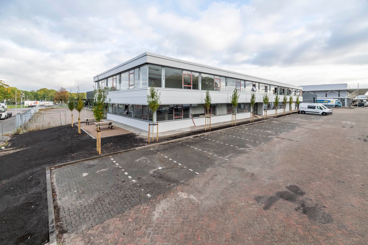 Bekijk foto 3 van Vlaardingweg 63-65