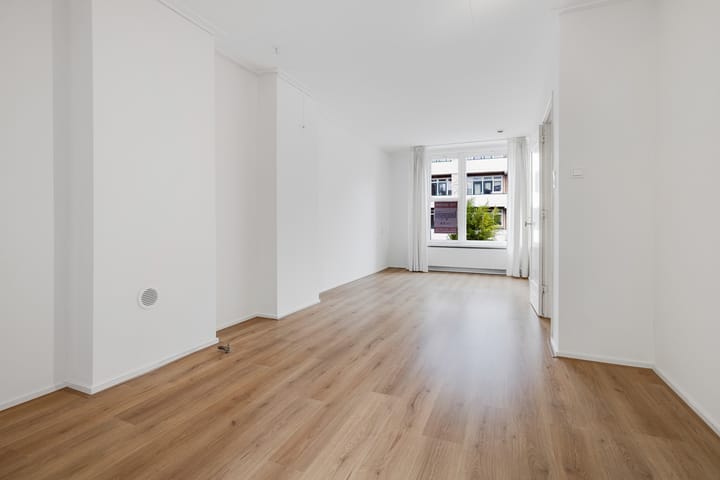 Photo 8 of Frederik van Eedenstraat 2-B