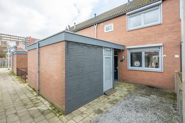 Photo 21 of Nassaustraat 6