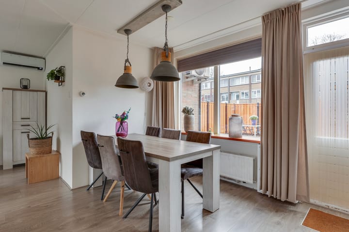 Foto 12 van Treubstraat 8