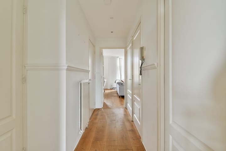 Photo 4 of Zocherstraat 15-3