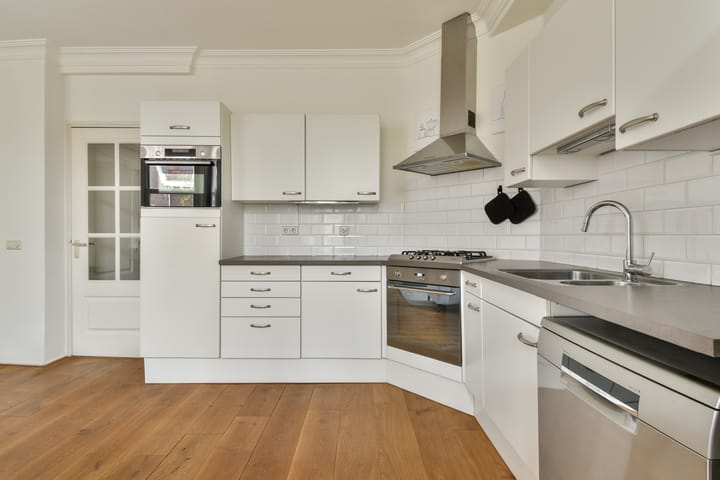 Photo 10 of Zocherstraat 15-3