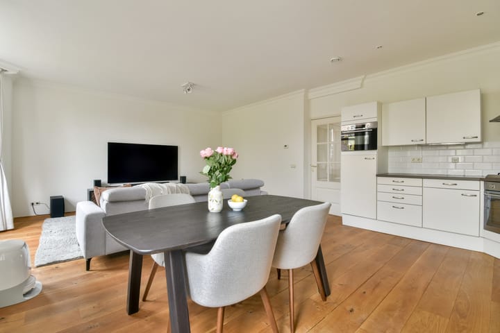 Photo 12 of Zocherstraat 15-3