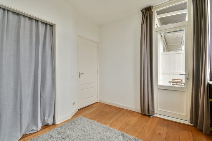 Photo 14 of Zocherstraat 15-3