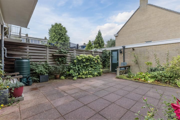 Photo 32 of Professor Hugo de Vriesstraat 2