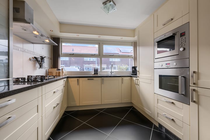 Photo 11 of Delftlaan 29-E