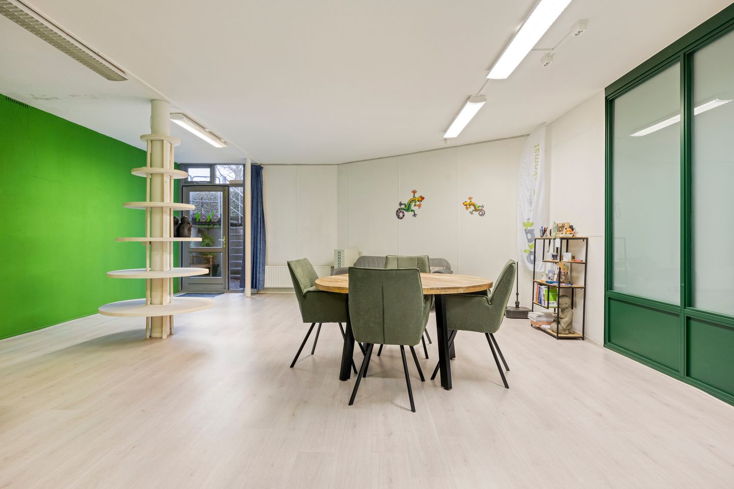 Bekijk foto 5 van Stationsplein 14-a