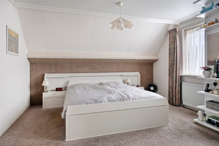 Foto 25 van Annenkamp 64