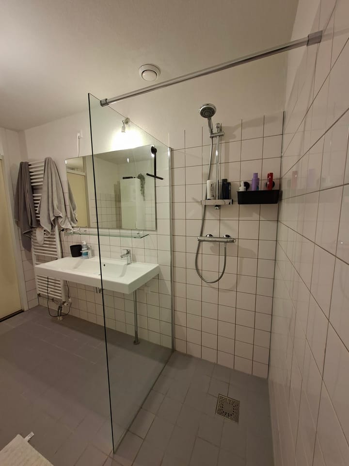 Photo 11 of Jan van Galenstraat 138-E