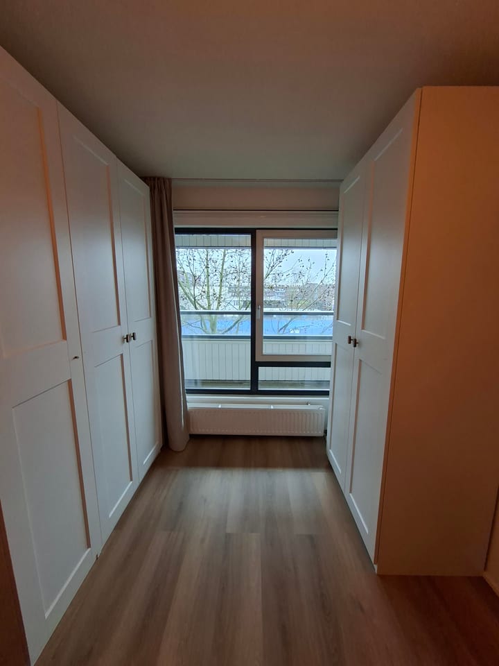 Photo 14 of Jan van Galenstraat 138-E