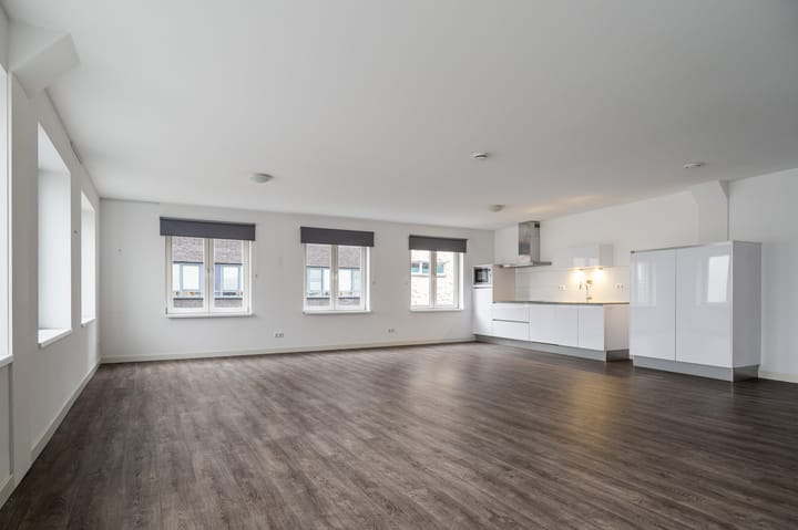 Photo 2 of Einderstraat 15-A