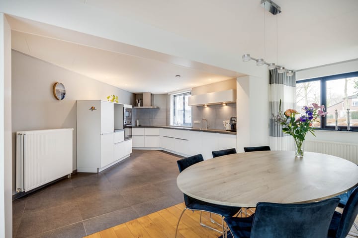 Photo 19 of Betuwestraat 2