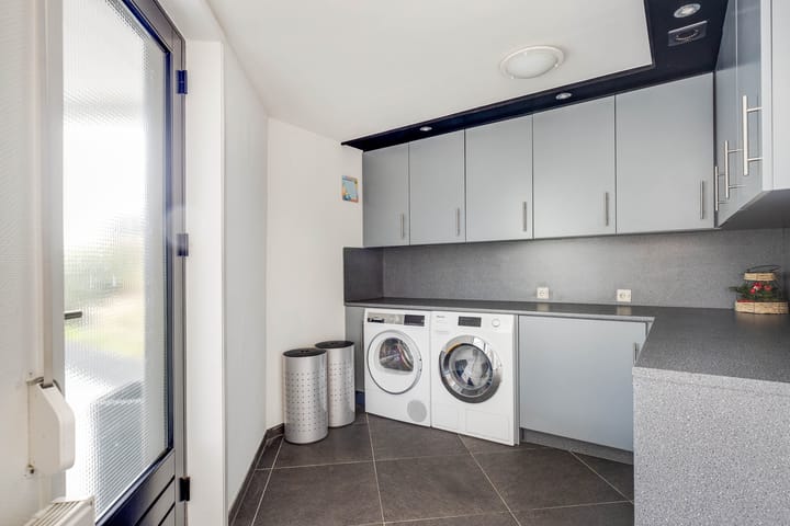 Photo 21 of Betuwestraat 2