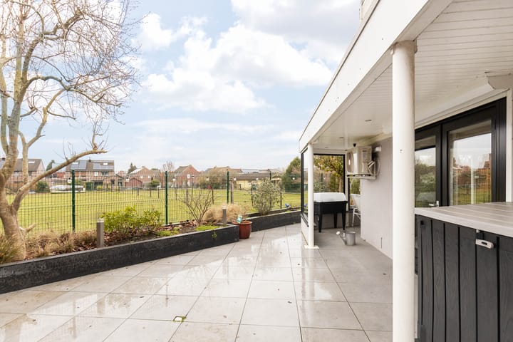 Photo 39 of Betuwestraat 2